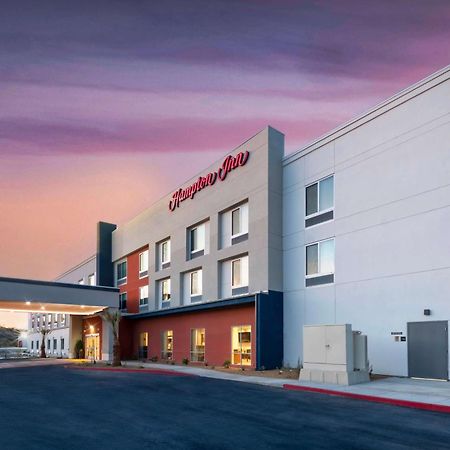 Hampton Inn Нидлс Экстерьер фото