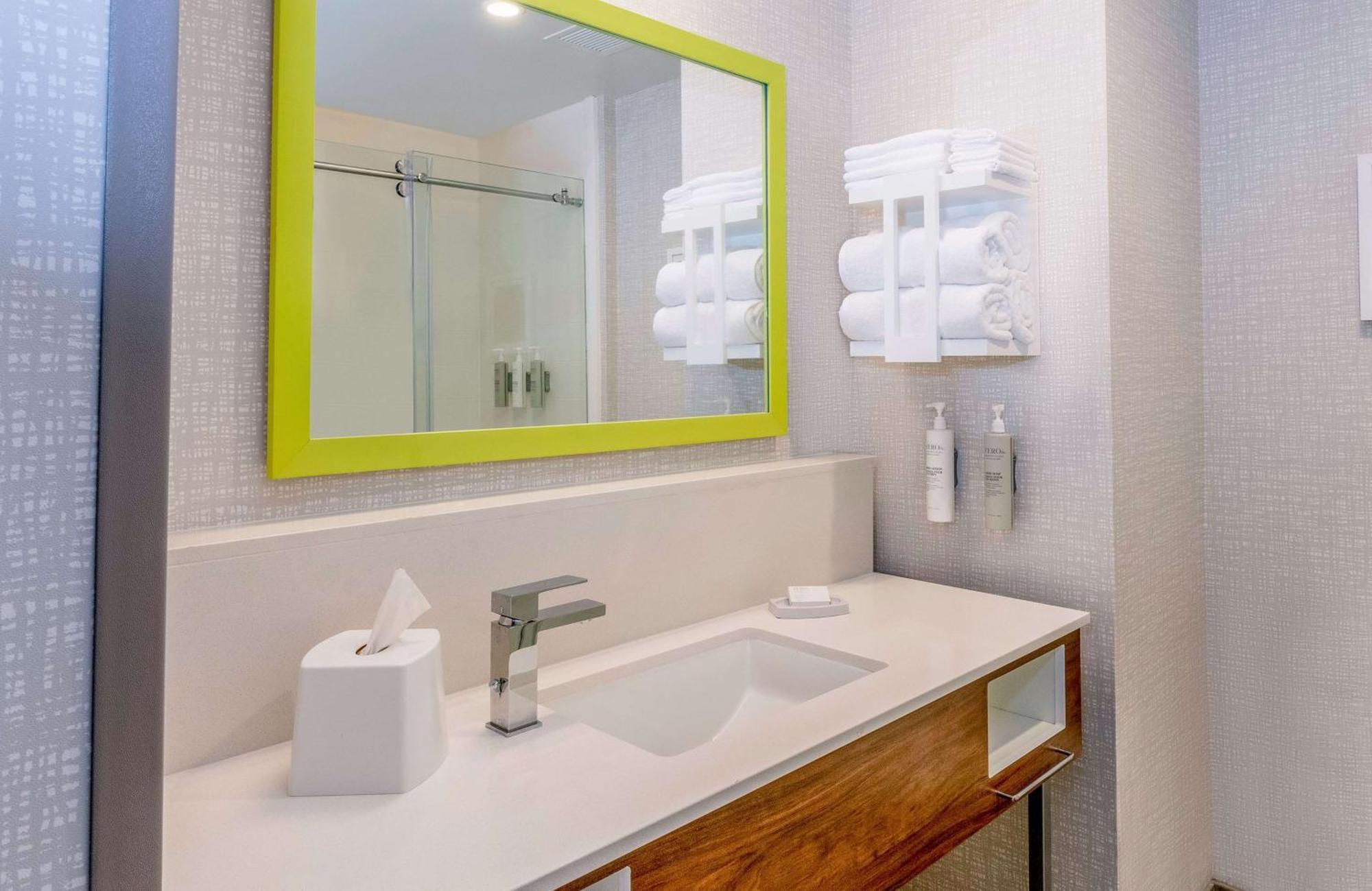 Hampton Inn Нидлс Экстерьер фото